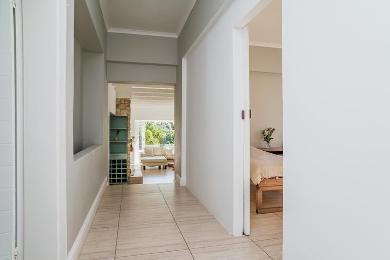 To Let 5 Bedroom Property for Rent in Crofters Valley Western Cape